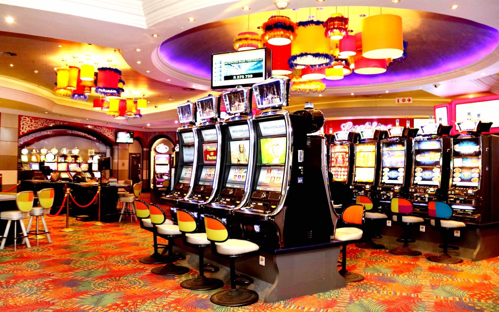 Sembol Değerleri Arasında: Slot Oyunlarında Risk ve Ödül Dengesi
